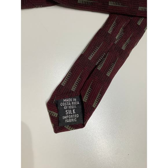 Bill Blass Black Label Silk Tie Geometric Pattern nMade in Costa Rica, 100% Silk - Picture 5 of 5